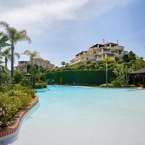 https://capanes-del-golf.1costadelsol.com